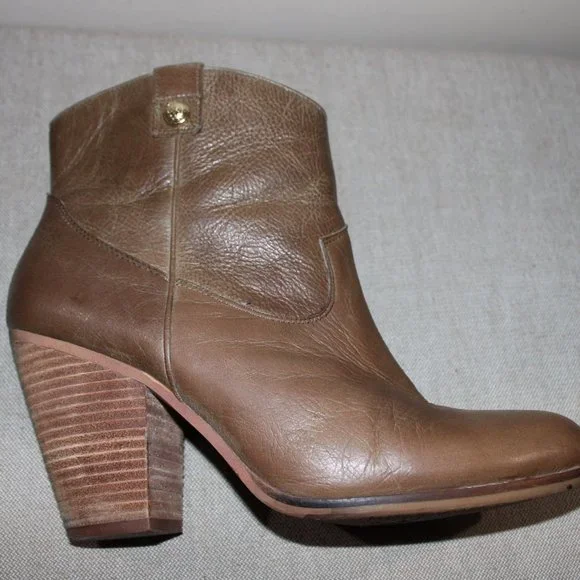 LADIES VINCE CAMUTO ANKLE BOOTS - 9 M - DARK TAN LEATHER - Picture 7 of 9